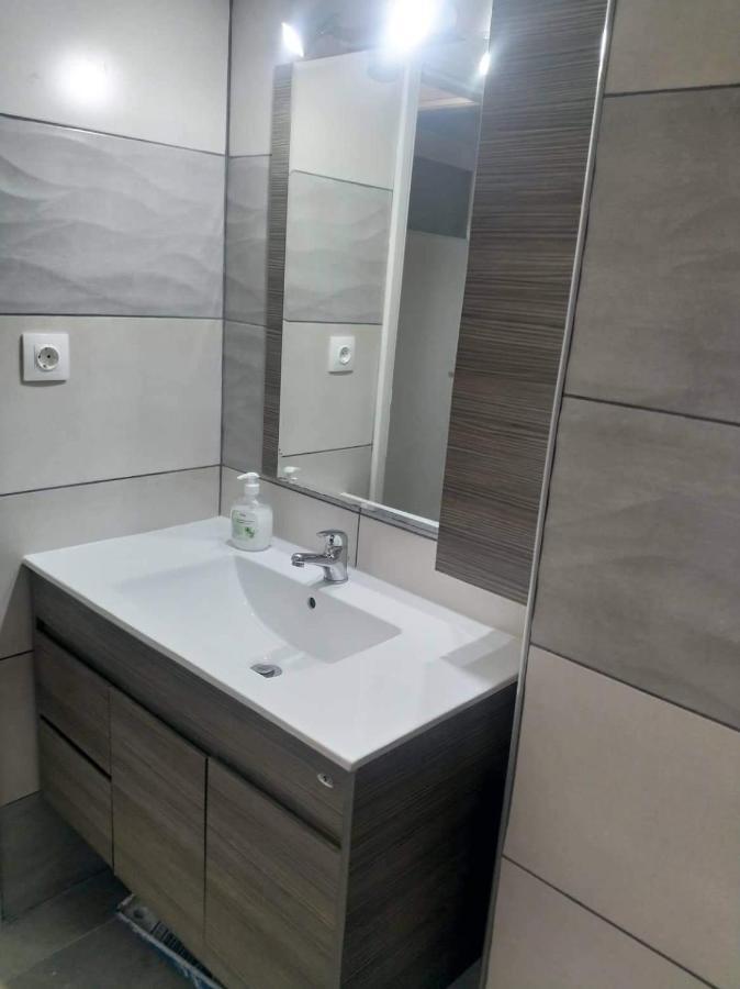 A Convenient Apartment In The Heart Of Athènes Extérieur photo